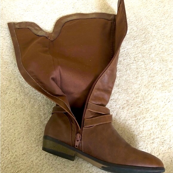 Material Girl High Boots Cognac Size 7.5 M Buckle Zipper Box MCAPRI Lined - Picture 3 of 13